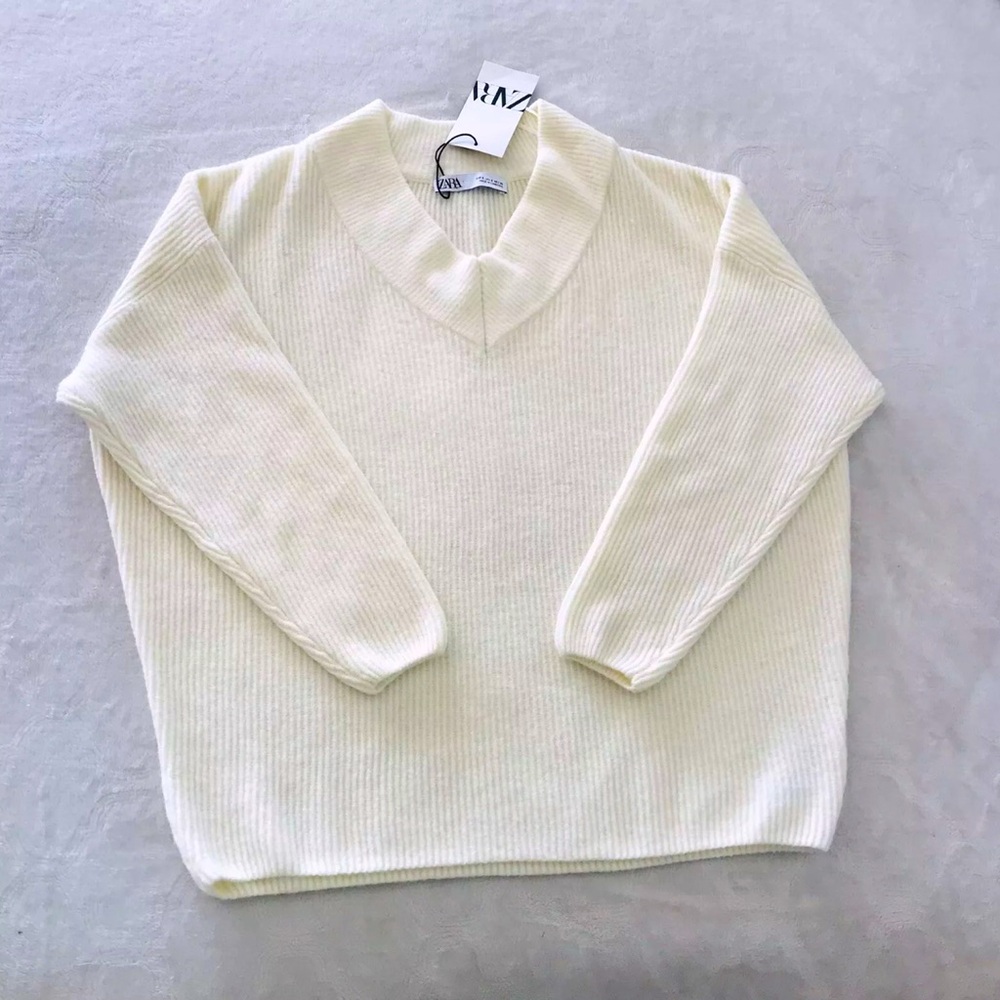 Zara womens white v neck knit sweater size S M
